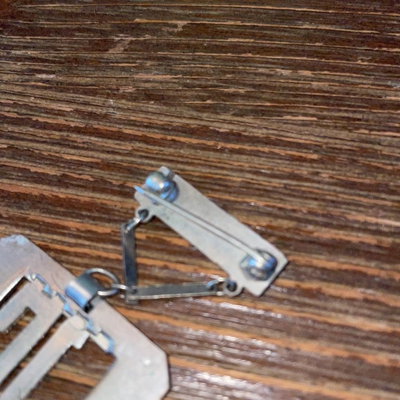 Antique looking pin. Military style. - Picture 2 of 2